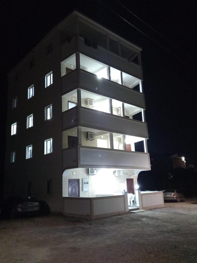 Md Apartmani Čanj Exterior foto